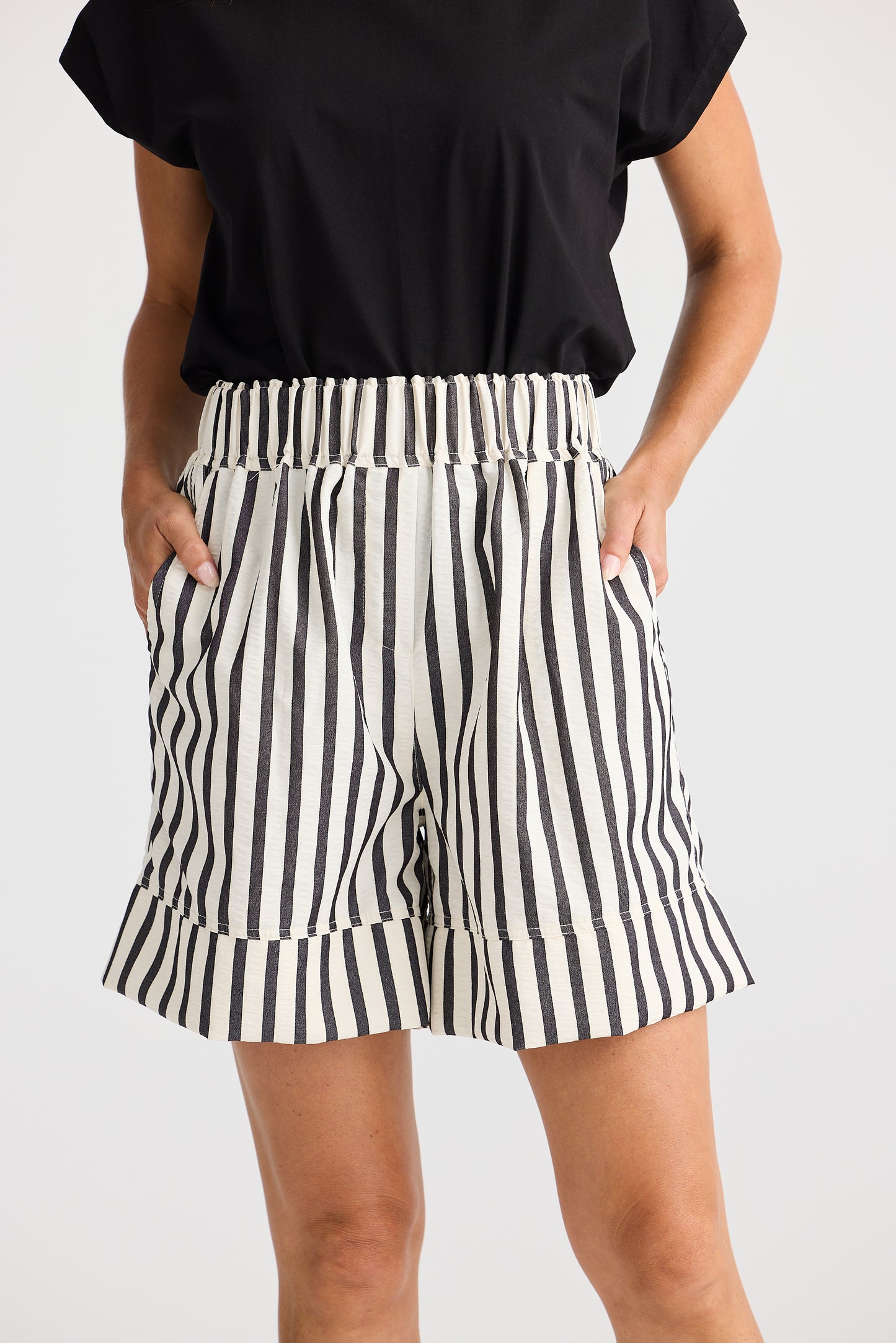 Esplanade Short