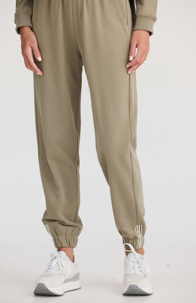 Walk Up Trackies