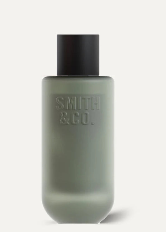 Smith & Co Room Spray 100ml Amber & Freesia