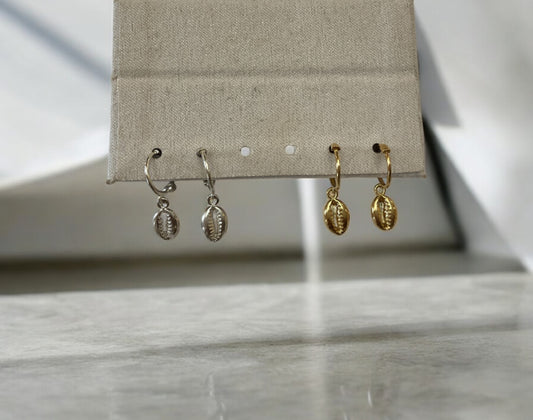 Cowrie Huggie Earring Gold